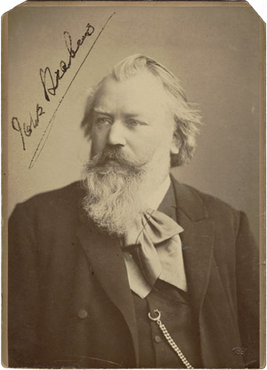 Lot 2535, Auction  102, Brahms, Johannes, Porträt-Photographie mit Signatur und Notenzitat