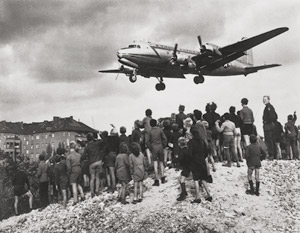 Lot 4265, Auction  110, Ries, Henry, Berlin Airlift, Tempelhof