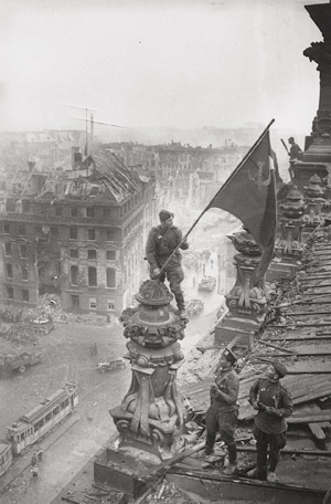 Lot 4133, Auction  112, Chaldej, Jewgeni, Atop the Berlin Reichstag, May 2, 1945