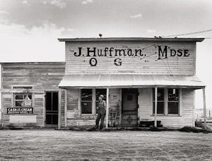 Los 4299 - Rothstein, Arthur - J. Huffman General Store, Grassy Butte, North Dakota - 0 - thumb