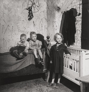 Lot 4333, Auction  112, Steinert, Otto, Homeless children living in ruins in Saarbrücken