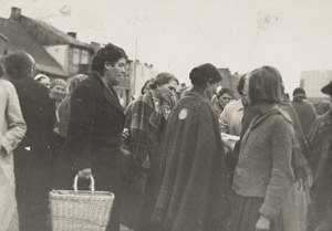 Los 4351 - Third Reich - Ciechanów the East Polish village during German occupation - 1 - thumb