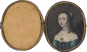 Lot 6806, Auction  112, Englisch oder Niederländisch, um 1660. Verkleidungsminiatur: Bildnis einer jungen Frau in blauem Kleid mit breitem weißem Spitzenkragen und Goldbrosche, eine Perlenkette um den Hals, in Lederetui, mit 18 Mica-Blättern bemalt mit diversen Verkleidungen