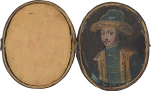 Los 6806 - Englisch oder Niederländisch - um 1660. Verkleidungsminiatur: Bildnis einer jungen Frau in blauem Kleid mit breitem weißem Spitzenkragen und Goldbrosche, eine Perlenkette um den Hals, in Lederetui, mit 18 Mica-Blättern bemalt mit diversen Verkleidungen - 2 - thumb