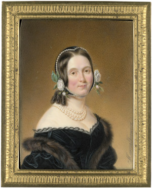 Los 6902 - Marszalkiewicz, Stanislaw - Bildnis einer jungen Frau mit perlenbesetzter schwarzer Tudor-Stil Haube geschmückt mit weißen Rosen, in schulterfreiem und spitzenbesetztem schwarzem Kleid mit Pelzboa, eine dreireihige Perlenkette um dem Hals - 0 - thumb