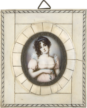 Los 6926 - Französisch - Anfang 20. Jh. Bildnis einer jungen Frau in weißem Empirekleid mit goldfarbigem Gürtel und langem besticktem weißem Schleier - 1 - thumb