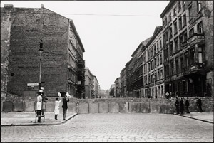 Lot 4252, Auction  113, McBride, Will, Women showing babies over the Wall, Bernauer Str.