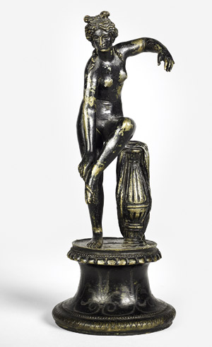 Lot 6921, Auction  115, Italienisch, um 1800. Venus, Sandalen anlegend