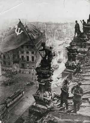 Lot 4106, Auction  116, Chaldej, Jewgeni, Atop the Berlin Reichstag, May 2, 1945