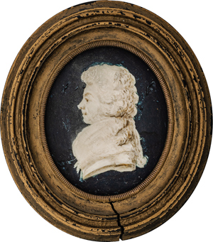 Lot 6455, Auction  116, Französisch, um 1790. Miniatur Profil Portrait einer jungen Frau in weißem Kleid mit Fichu, grisaille auf Blau