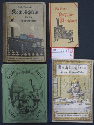 Lot 2263, Auction  117, Puppenkochbücher, Konvolut von 4 Kochbüchern für Kinder