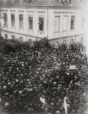 Lot 4311, Auction  118, Scheidemann, Philipp, Minister President Philipp Scheidemann speaking to the Berlin people