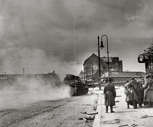 Lot 4271, Auction  119, Shagin, Ivan, Russian soldiers at S-Bahn station Berln