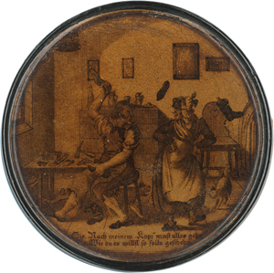 Lot 6050, Auction  120, Stobwassersche Lackwarenfabrik - In der Art, um 1820/1830. Schwarze Lackdose mit Genreszene auf Goldgrund: Ehekrach beim Schuster