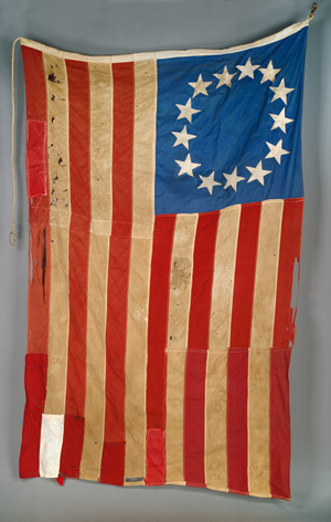 Lot 2801, Auction  121, Flagge der Vereinigten Staaten und Betsy Ross Flag, Mit 13 Sternen. Roter, weißer und blauer Musselinstoff mit Seil und metallenen Haken