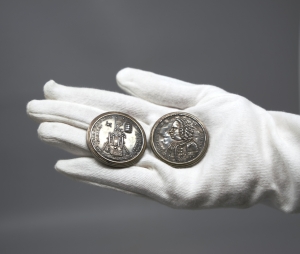 Los 421 - Jud Süß-Schraubthaler und Oppenheimer, Joseph Süß - Schraubtaler mit dem Porträt Joseph Süß Oppenheimers. Süddeutschland um 1738 - 15 - thumb