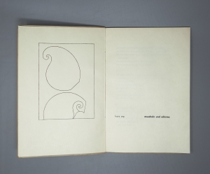 Los 3015 - Arp, Hans - Muscheln und Schirme. Meudon-Val-Fleury 1939. - Als Privatdruck in kleiner Auflage erschienen - 2 - thumb