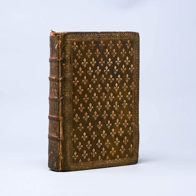 Lot 1534, Auction  125, Französischer Prachteinband, Braunes Kalbsleder mit goldgeprägtem RTitel und zahlreichen goldgeprägten Fleur-de-lis auf Rücken und Deckel. Frankreich um 1653. - Aus der Sammlung von Hans Fürstenberg