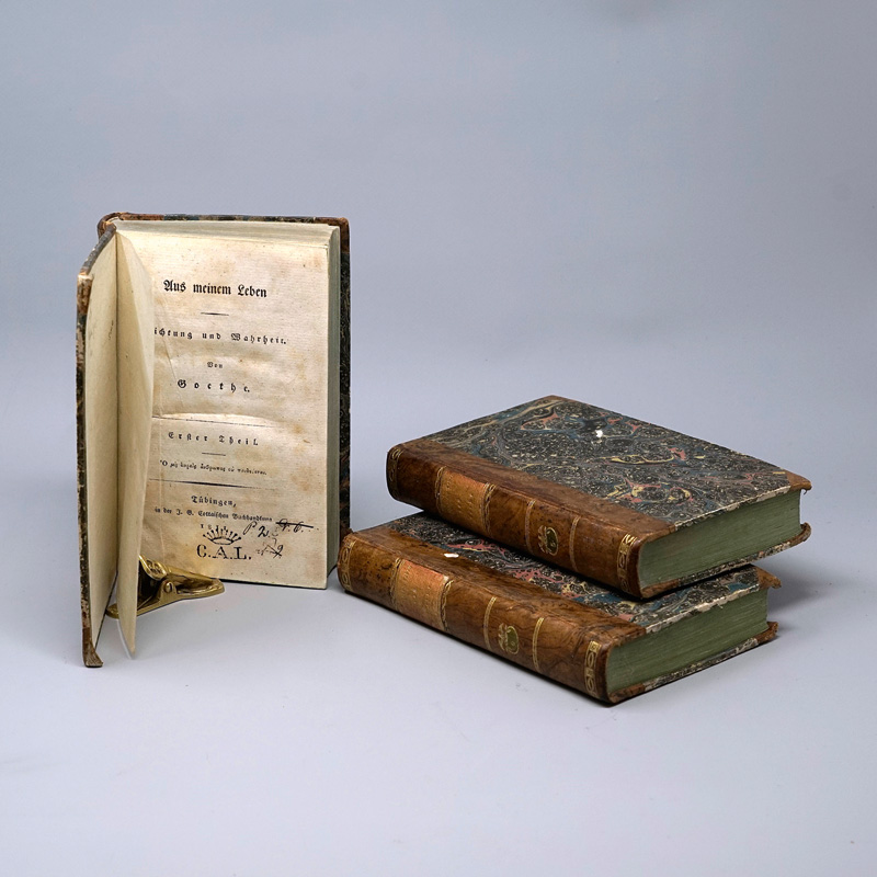 Lot 1563, Auction  125, Goethe, Johann Wolfgang von, Aus meinem Leben. Dichtung und Wahrheit. Stuttgart und Tübingen, Johann Georg Cotta, 1811-1814. - Die ersten drei von sechs erschienenen Teilen. Aus einer Adelsbibliothek.