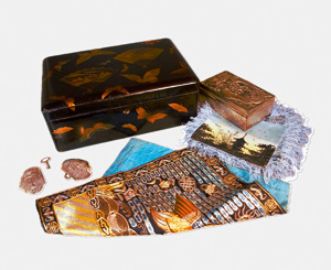 Lot 632, Auction  127, Konvolut asiatischer Raritäten, mit einer Lackschatulle, Metalldose, Gürtelschnalle, Seidenmalerei und einem chinesischen Rangabzeichen