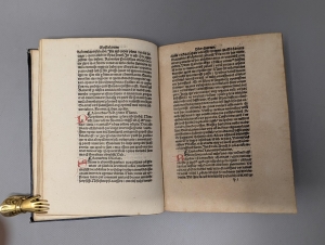 Los 1069 - Bruni, Leonardo - Epistolarum familiarium libri IX. Hrsg. Johannes Honorius de Cubito. - 2 - thumb