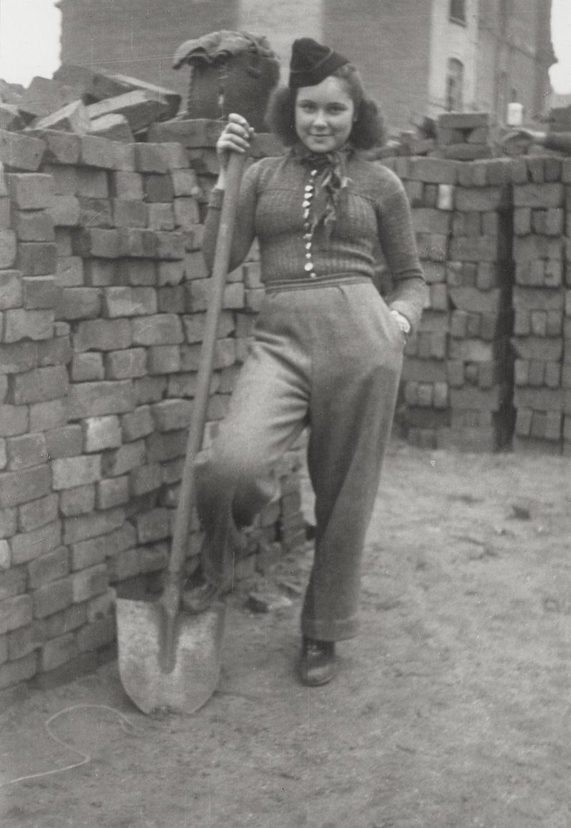 Lot 4223, Auction 127, Mai, Karl-Heinz, "Trümmerfrauen", Leipzig