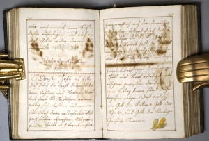 Los 1024 - Geistliches Gebeth Buch - Deutsche Handschrift auf Papier. Mit 12 ganzseitigen Miniaturen.  - 14 - thumb