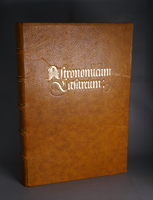 Lot 1287, Auction  128, Astronomicum Caesareum, Faksimile und Kommentar von D. Wattenberg