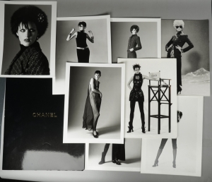 Los 3385 - Lagerfeld, Karl - Konvolut von 14 Portfolois mit Modefotografien für Chanel - 12 - thumb