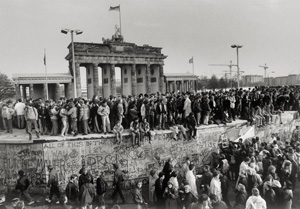 Lot 4192, Auction  128, Klemm, Barbara, Fall der Mauer, Berlin, 10. November 1989