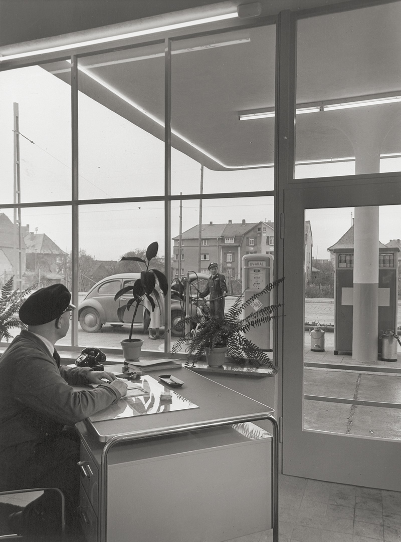 Lot 4128, Auction  128, Design /  German Gas Stations, Presentation album of Die BV Grosstankstellen von RK Mannheim